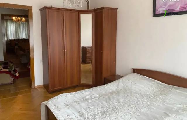 3 սենյականոց բնակարան Արցախի պողոտայում, 98 քմ, 3/9 հարկ, կապիտալ վերանորոգված