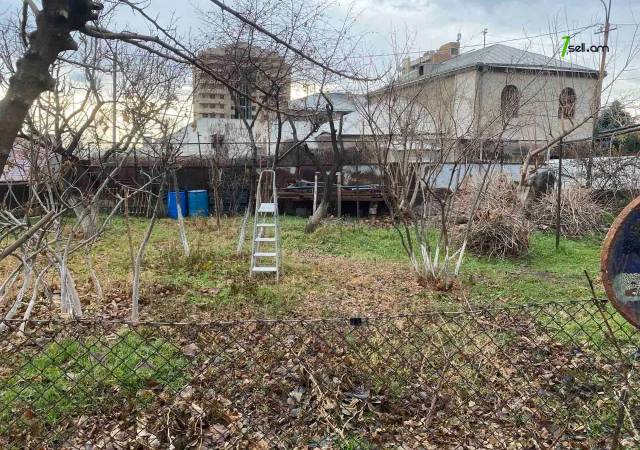 Հողատարածք բնակելի շինությունների համար Գյուլբենկյան փողոցում Արաբկիրում, 600 քմ