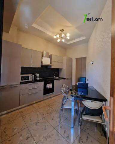 3 սենյականոց բնակարան նորակառույց շենքում Ամիրյան փողոցում, 107 ք.մ., 2 սանհանգույց