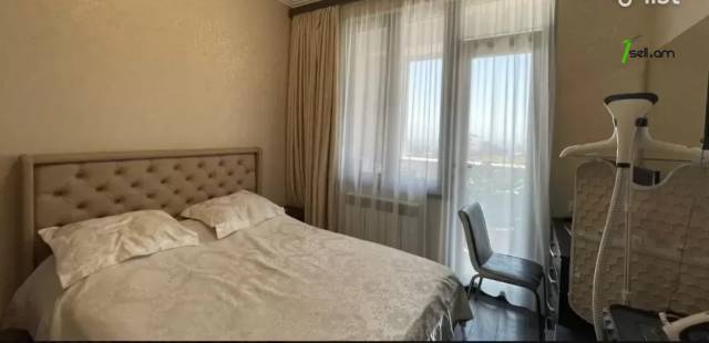 4 սենյականոց բնակարան նորակառույց շենքում Վերին Անտառային փողոցում, 100 ք.մ., նախավերջին հարկ