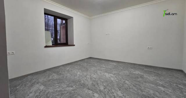 Երկու հարկանի քարե տուն Վահրամ Փափազյան փողոցում Արաբկիրում, 320 ք.մ., 2 սանհանգույց