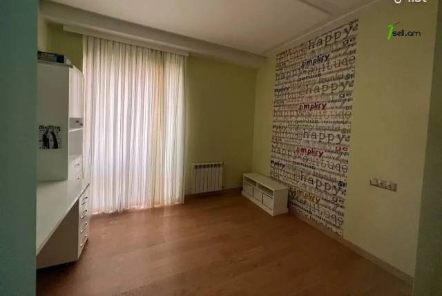 4 սենյականոց բնակարան նորակառույց շենքում Վերին Անտառային փողոցում, 150 ք.մ., 2 սանհանգույց