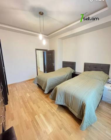 4 սենյականոց բնակարան նորակառույց շենքում Պարույր Սևակի փողոցում, 170 ք.մ., 2 սանհանգույց