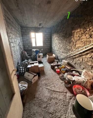 3 սենյականոց բնակարան Ղափանցյան փողոցում, 104 քմ, մասնակի վերանորոգում, քարե շենք