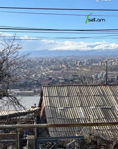 Մեկ հարկանի քարե տուն Բուժաշխատողների փողոցում Նորք Մարաշում, 96 քմ, կապիտալ վերանորոգված