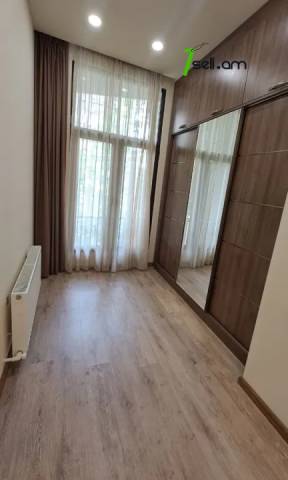 3 սենյականոց բնակարան Տերյան փողոցում, 90 քմ, 3/5 հարկ, 2 սանհանգույց, մի քանի պատշգամբ