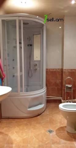 Երկու հարկանի քարե տուն Նորքի 1-ին փողոցում Նորք Մարաշում, 800 ք.մ., 3+ սանհանգույց