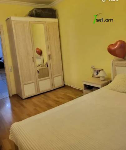 3 սենյականոց բնակարան Րաֆֆու փողոցում, 63 քմ, նախավերջին հարկ, մասնակի վերանորոգում