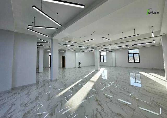 Բազմաֆունկցիոնալ գույք, Եղվարդի խճուղի Զովունիում, 2150 ք.մ.