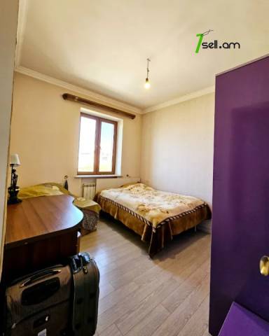 Երկու հարկանի տուն Մհեր Մկրտչյան փողոցում Ավանում, 1080 ք.մ., 3+ սանհանգույց, կապիտալ վերանորոգված
