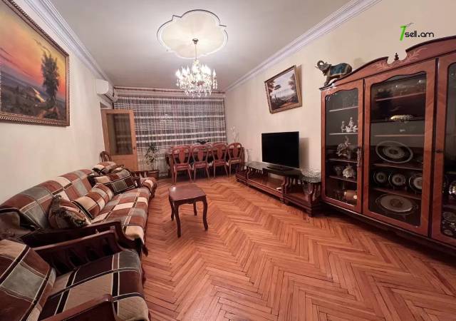 3 սենյականոց բնակարան Արաբկիրում, 73 ք.մ., 2 սանհանգույց, 3/5 հարկ, կապիտալ վերանորոգված, քարե շենք