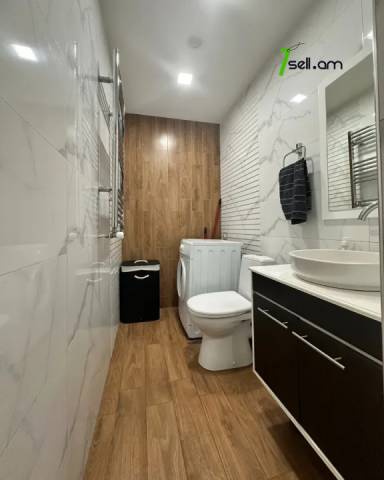 3 սենյականոց բնակարան Սարյանի փողոցում, 92 քմ, 6/9 հարկ, կապիտալ վերանորոգված, քարե շենք