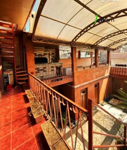 Երեք հարկանի քարե տուն Էրեբունիում, 134 ք.մ., 3+ սանհանգույց, կապիտալ վերանորոգված