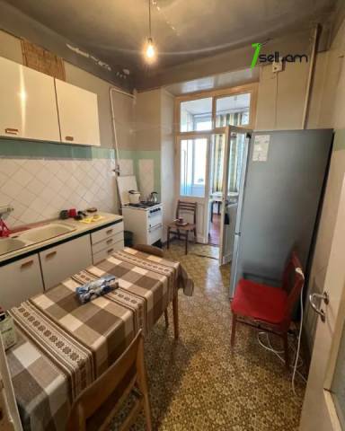 2 սենյականոց բնակարան Կոմիտասի պողոտայում, 72 ք.մ., նախավերջին հարկ, 2 սանհանգույց, բարձր առաստաղներ