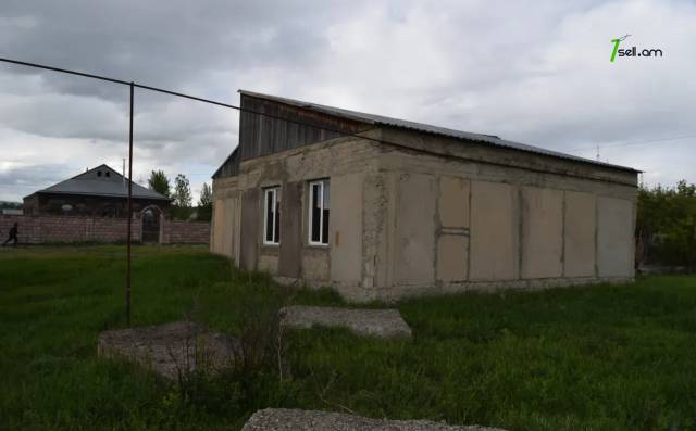 Մեկ հարկանի քարե տուն, Ղարսի խճուղի Գյումրիում, 138 քմ