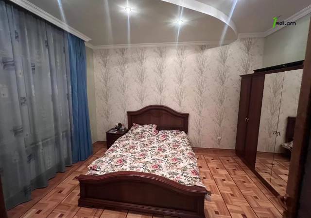 3 սենյականոց բնակարան Խանջյան փողոցում, 80 ք.մ., 2 սանհանգույց, բարձր առաստաղներ, 3/7 հարկ