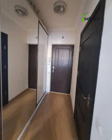 2 սենյականոց բնակարան Թումանյան փողոցում, 50 ք.մ., 2/5 հարկ, կապիտալ վերանորոգված, քարե շենք