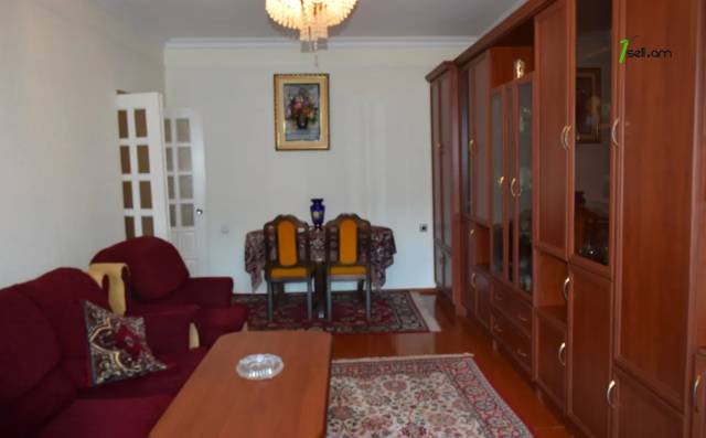 4 սենյականոց բնակարան Պարույր Սևակի փողոցում, 98 ք.մ., նախավերջին հարկ, մի քանի պատշգամբ