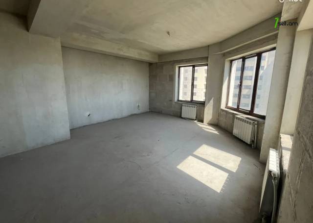 3 սենյականոց բնակարան նորակառույց շենքում Սերո Խանզադյան փողոցում, 124 քմ, 7/10 հարկ, 2 սանհանգույց