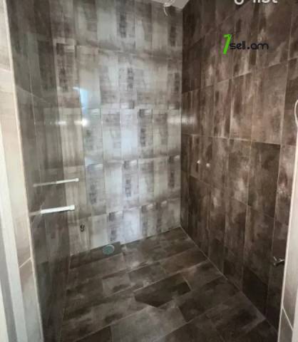 Երկու հարկանի քարե տուն Հալաբյան փողոցում Աջափնյակում, 130 ք.մ., 3+ սանհանգույց