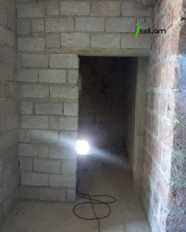 2 սենյականոց բնակարան նորակառույց շենքում Մյասնիկյանի պողոտայում, 52 ք.մ., բարձր առաստաղներ