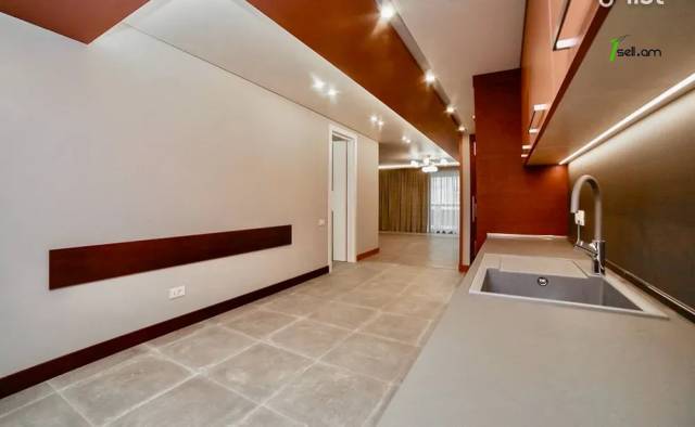 4 սենյականոց բնակարան Նալբանդյան փողոցում, 144 քմ, 2 սանհանգույց, բարձր առաստաղներ