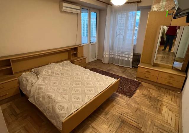 3 սենյականոց բնակարան Ամիրյան փողոցում, 100 ք.մ., 12/16 հարկ, 2 սանհանգույց, կոսմետիկ վերանորոգում