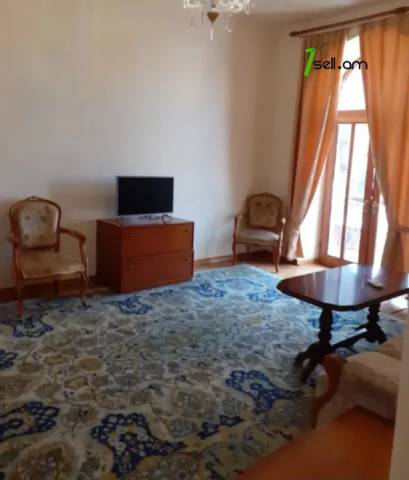 2 սենյականոց բնակարան Նալբանդյան փողոցում, 50 քմ, նախավերջին հարկ, բարձր առաստաղներ