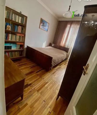 4 սենյականոց բնակարան Հայկ Գյուլիքևխյանի փողոցում, 90 ք.մ., կապիտալ վերանորոգված, քարե շենք