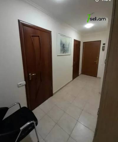 4 սենյականոց բնակարան Դրոյի փողոցում, 75 ք.մ., 10/13 հարկ, կապիտալ վերանորոգված