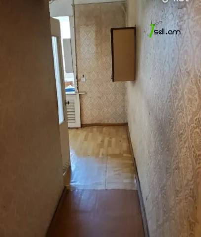1 սենյականոց բնակարան Աղբյուր Սերոբի փողոցում, 42 ք.մ., նախավերջին հարկ, քարե շենք