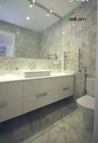 Ընդարձակ 4 սենյականոց բնակարան նորակառույց շենքում Վարդանանց փողոցում, 206 քմ, 20/23 հարկ