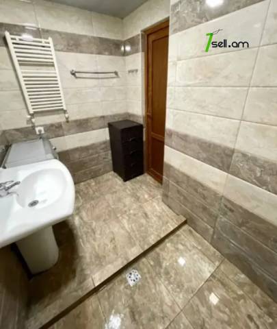 3 սենյականոց բնակարան Ռիգայի փողոցում, 98 ք.մ., 1/9 հարկ, եվրովերանորոգված