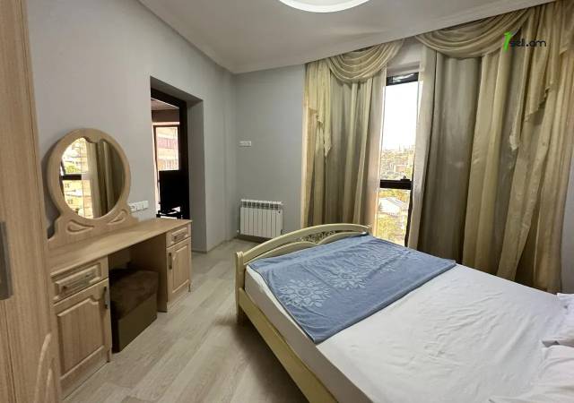 3 սենյականոց բնակարան նորակառույց շենքում Չարենցի փողոցում, 90 ք.մ., 2 սանհանգույց, բարձր առաստաղներ