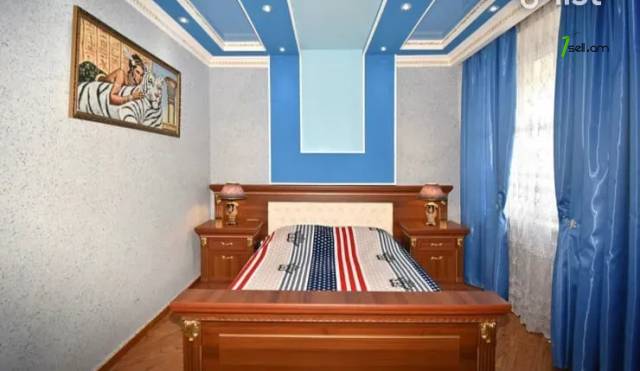 3 սենյականոց բնակարան նորակառույց շենքում Վիկտոր Համբարձումյան փողոցում, 120 ք.մ., 2 սանհանգույց