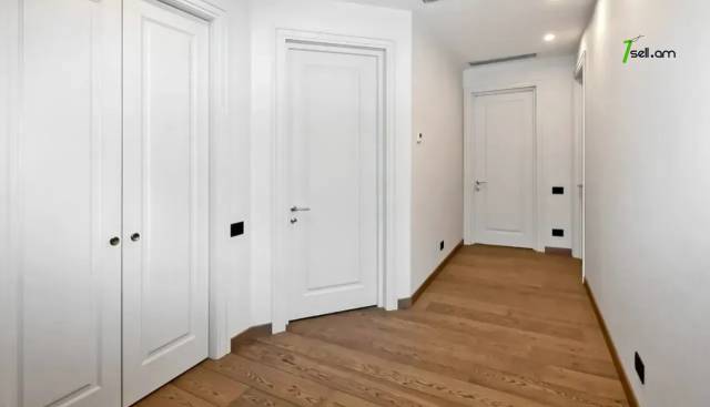 Երկու հարկանի թաունհաուզ Ծարավ Աղբյուր փողոցում Ավանում, 270 քմ, 3+ սանհանգույց