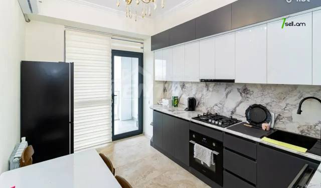 3 սենյականոց բնակարան նորակառույց շենքում Կարապետ Ուլնեցու փողոցում, 105 ք.մ., 7/16 հարկ