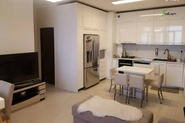 3 սենյականոց բնակարան նորակառույց շենքում Գրիբոյեդովի փողոցում, 77 քմ, 6/15 հարկ, 2 սանհանգույց