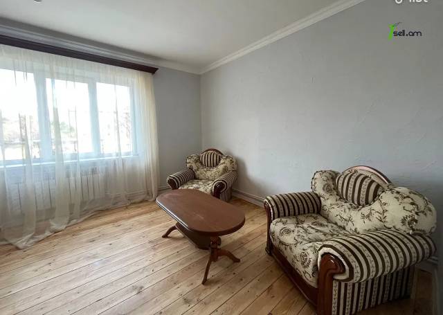 Երկու հարկանի քարե տուն 39-րդ փողոցում Զովունիում, 180 ք.մ., կապիտալ վերանորոգված