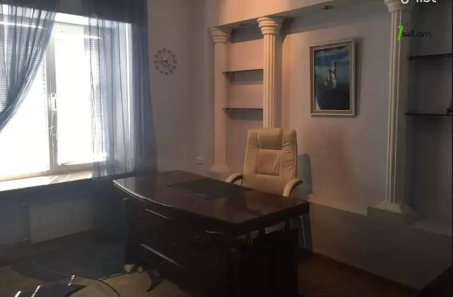 6 սենյականոց բնակարան կենտրոնում, 265 ք.մ., 2 սանհանգույց, բարձր առաստաղներ, եվրովերանորոգված