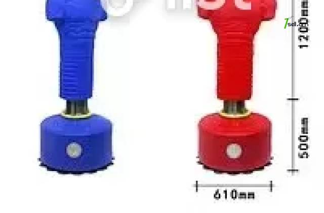 Տանձիկ կանգնովի մարդու նման ռեզինից