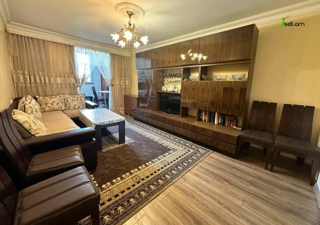 2 սենյականոց բնակարան Ակսել Բակունցի փողոցում, 58 քմ, 3/5 հարկ, կապիտալ վերանորոգված, քարե շենք