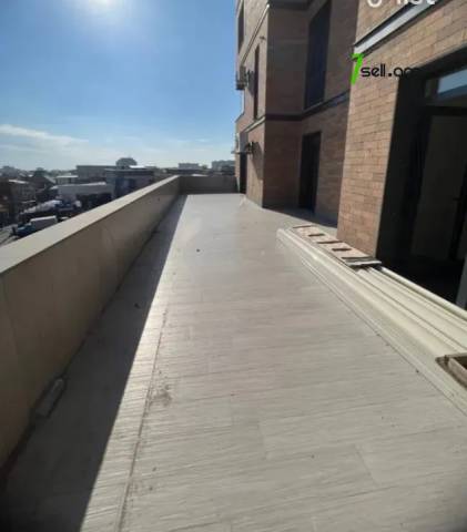 Ընդարձակ 4 սենյականոց բնակարան նորակառույց շենքում Տիգրան Պետրոսյան փողոցում, 277 ք.մ., 2/9 հարկ