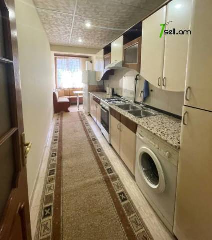 3 սենյականոց բնակարան Վահրամ Փափազյան փողոցում, 88 ք.մ., կապիտալ վերանորոգված, քարե շենք