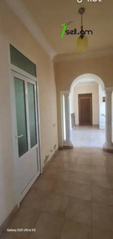 Երկու հարկանի տուն Կնունյանց փողոցում Եղվարդում, 300 քմ, 3+ սանհանգույց, կապիտալ վերանորոգված