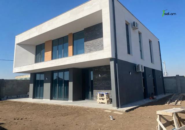 Երկու հարկանի տուն Մելքումովի փողոցում Դավթաշենում, 285 քմ, 3+ սանհանգույց