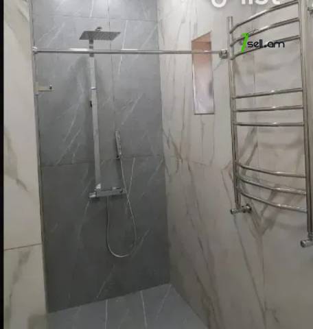 4 սենյականոց բնակարան, Հանրապետության փողոցի 2-րդ նրբանցք, 102 ք.մ., մի քանի պատշգամբ