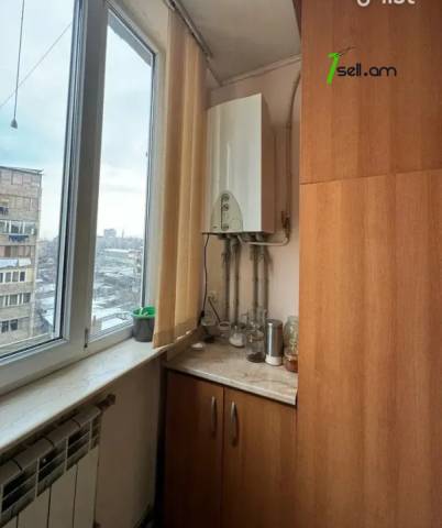 3 սենյականոց բնակարան Նելսոն Ստեփանյան փողոցում, 56 քմ, նախավերջին հարկ, կապիտալ վերանորոգված