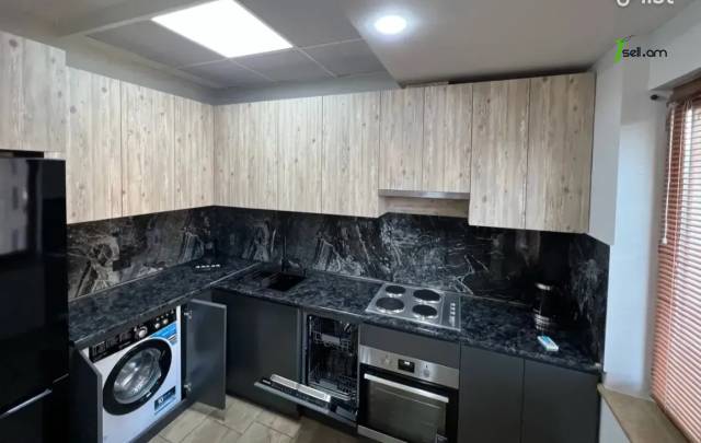 3 սենյականոց բնակարան նորակառույց շենքում Խաչատուր Աբովյանի փողոցում, 82 ք.մ., բարձր առաստաղներ