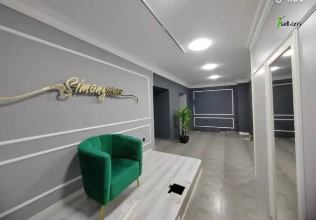 Բազմաֆունկցիոնալ գույք Բայրոնի փողոցում կենտրոնում, 190 ք.մ.